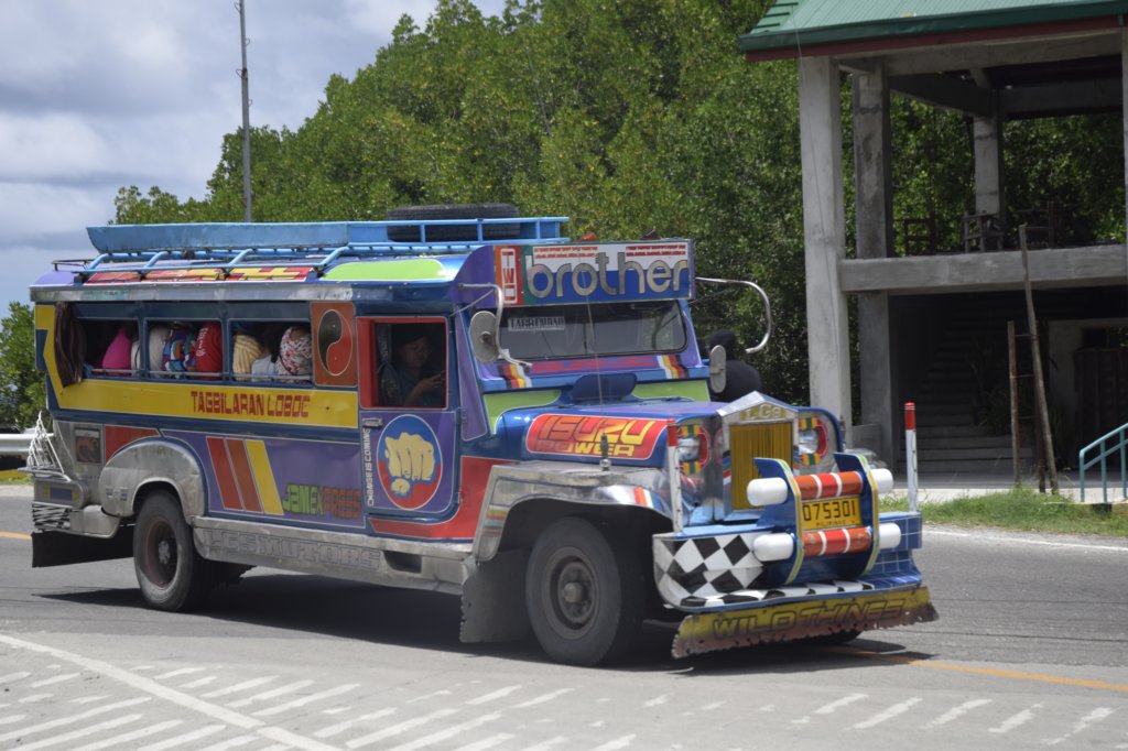 jeepneypublictransportinbohol.jpg